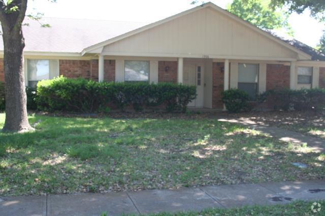 Building Photo - 1906 Hanover Dr Rental