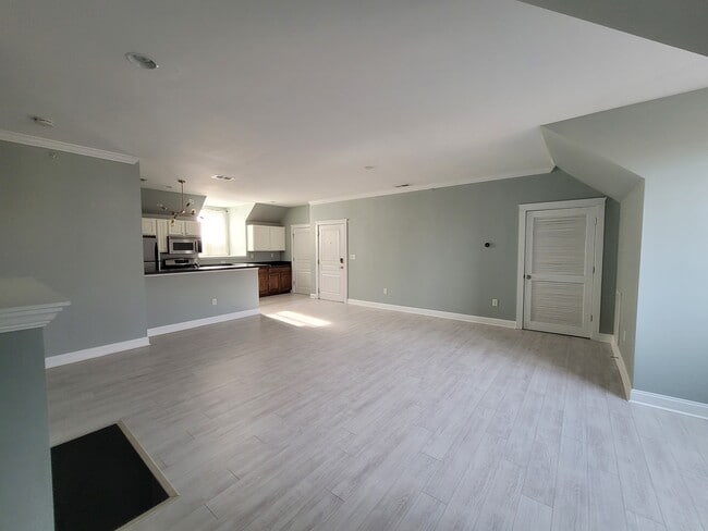 Photo - 435 E Freemason St