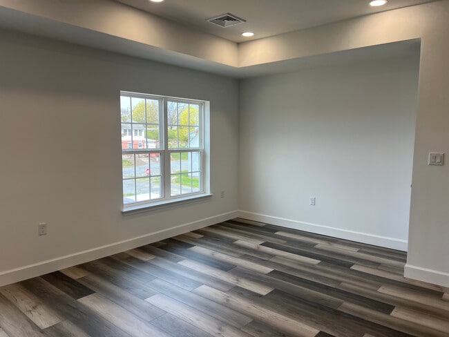Dinning Area - 24 S Elm St Unit 304
