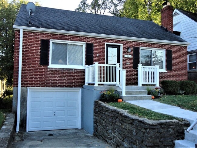 Building Photo - CHEVIOT - Adorable 3+ Bed 1 bath brick hom... Rental