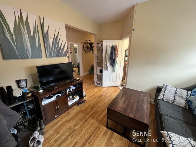 Building Photo - 1298 Broadway-1 Unit 1 Rental