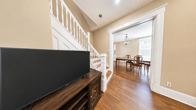 Photo - 1826 Ingleside Ter NW