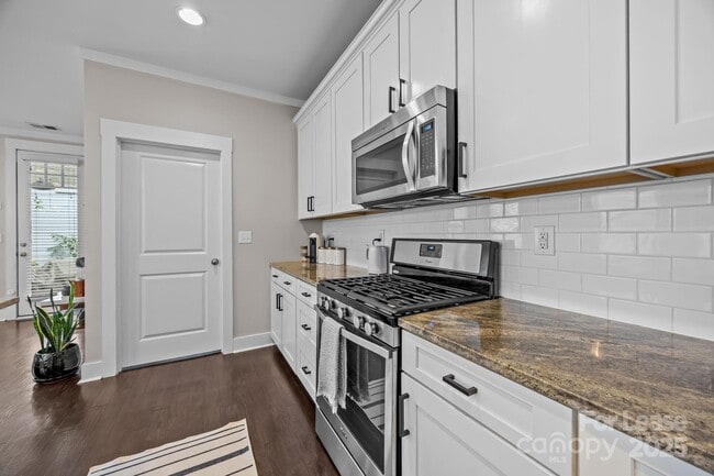 Photo - 4020 Willow Green Pl