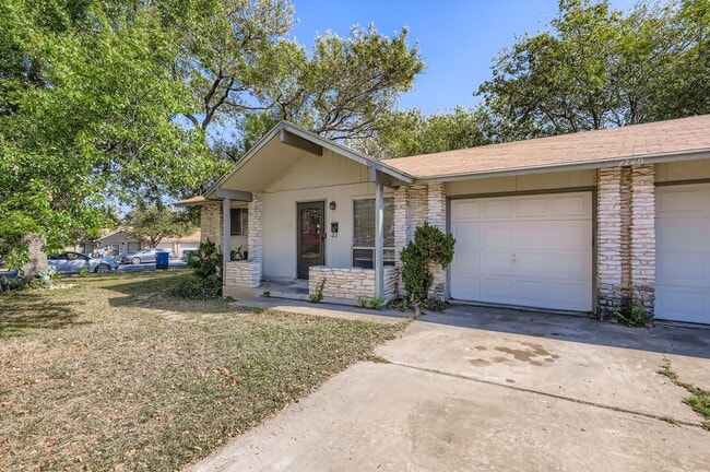 Building Photo - 1740 Rutland Dr