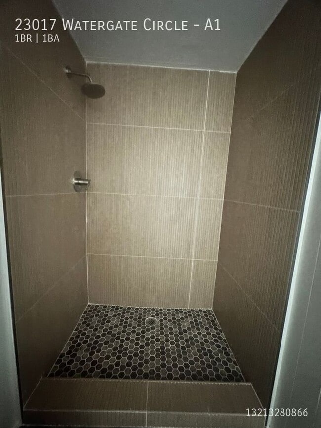 Photo - 23017 Watergate Cir Unidad A1