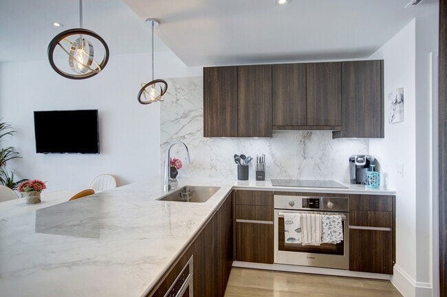 Photo - 1701 Hermann Dr Unit 17A