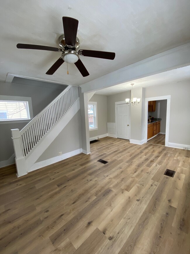 Photo - 539 Isbell St