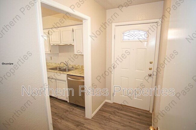 Photo - 10521 Gala St