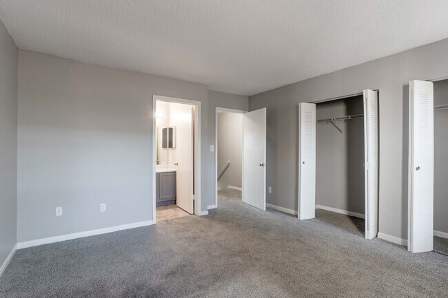 Jamestown Pointe Apartments
