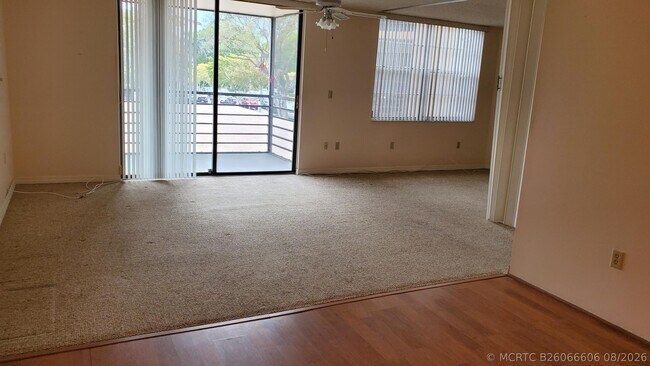 1000 St Charles Pl Unit 215