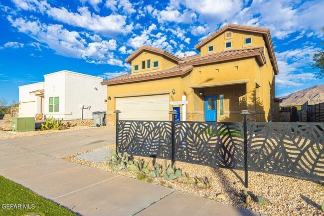 Photo - 2058 Bluff Creek St