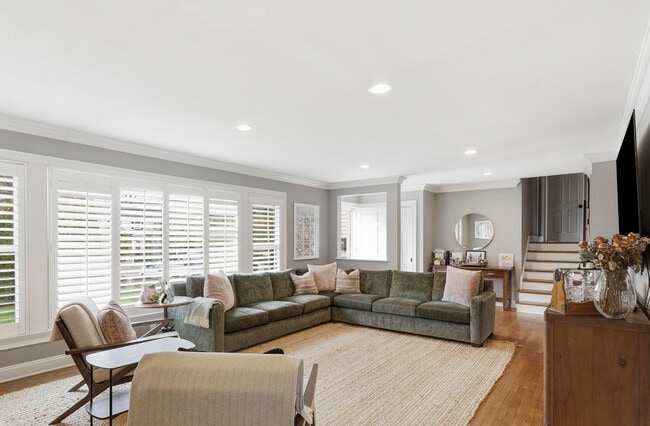 Photo - 221 Mamaroneck Rd