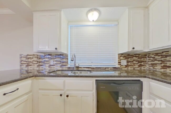 Photo - 6408 Alta Vista Dr