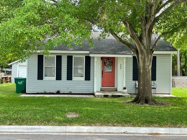 Photo - 309 McNeese St House