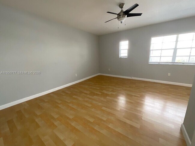 Photo - 1360 Collins Ave Unit 102