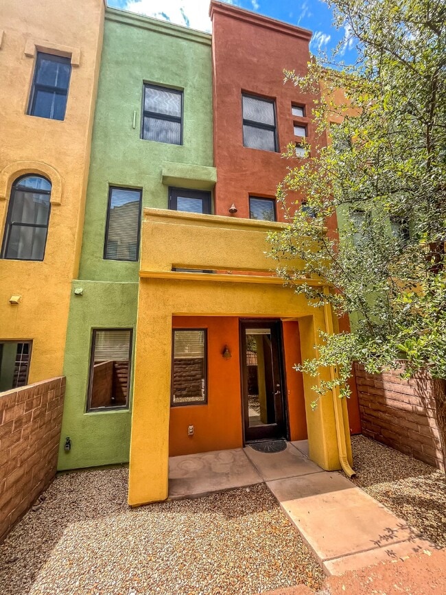 Photo - 3 Story townhome