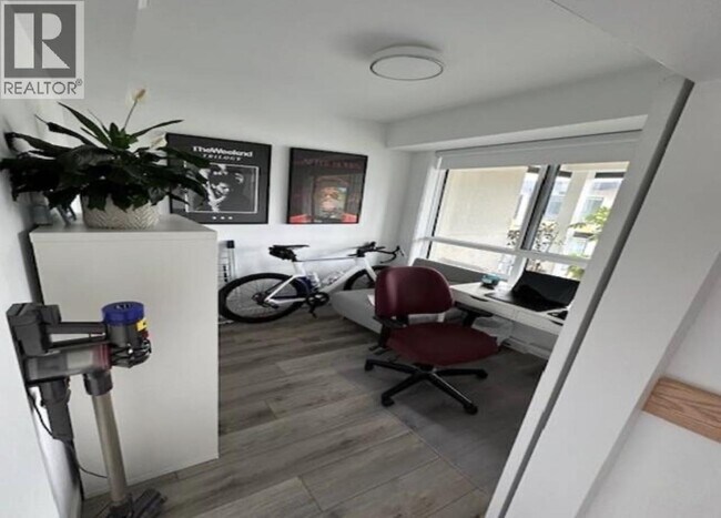 Photo - 11639-11227 227 St Unit 606