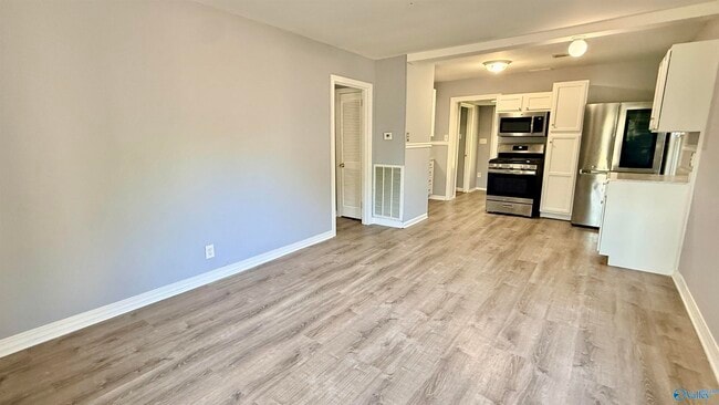 Photo - 609 10th St NW