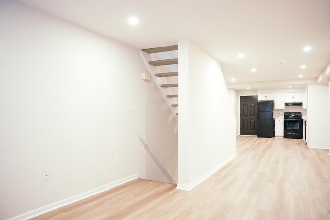 Photo - 916 W Lombard St