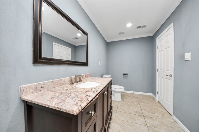 Photo - 5920 Conley St