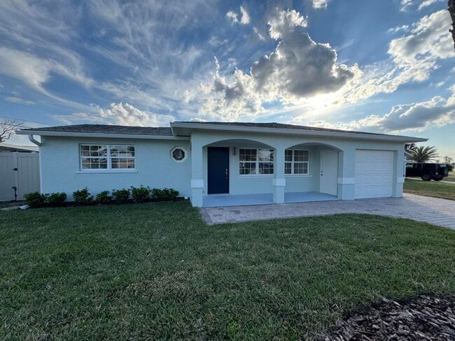 Building Photo - 2/2 plus Bonus Room in Ormond By the Sea