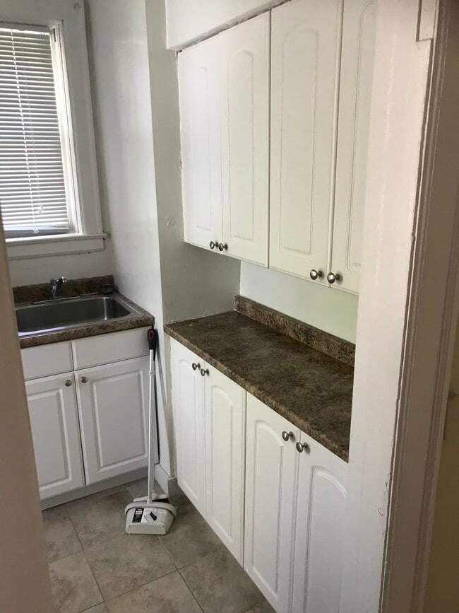 Photo - Forest Plaza Apartments