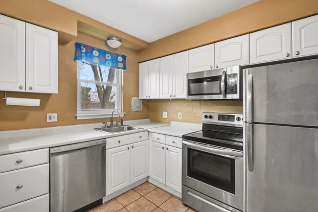 Building Photo - 333 Lacey Ave Unit A2