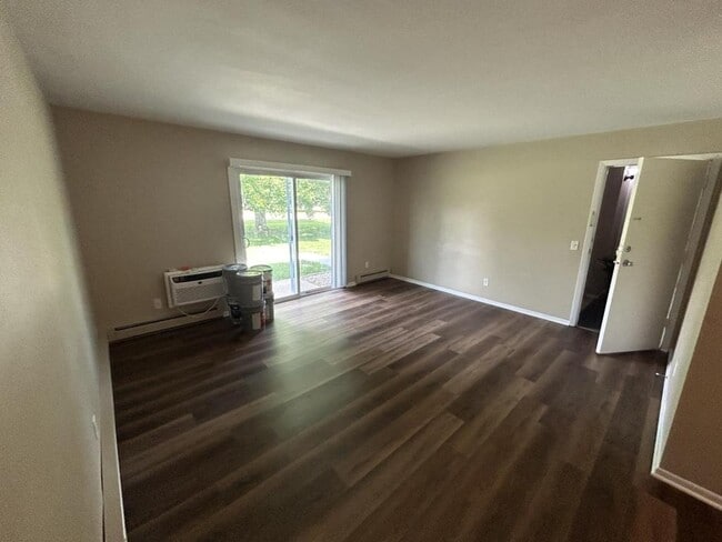 Photo - 6578 Lake Rd