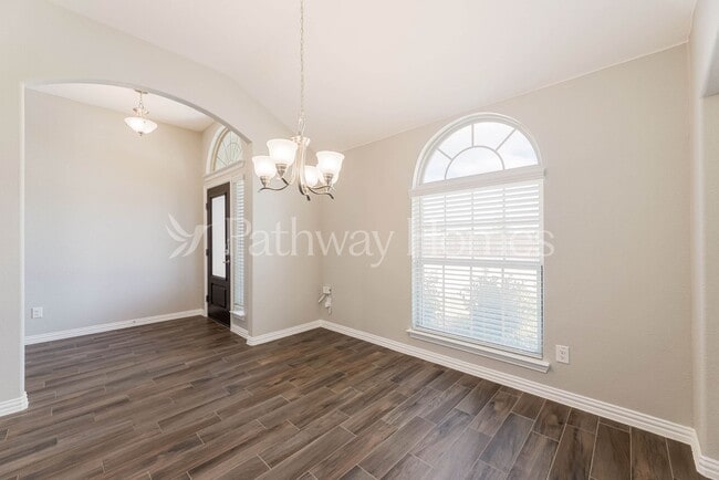 Photo - 1608 Adams Dr