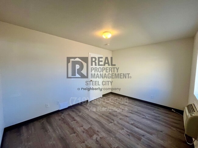 Photo - 1715 Oakshire Ln Unidad B