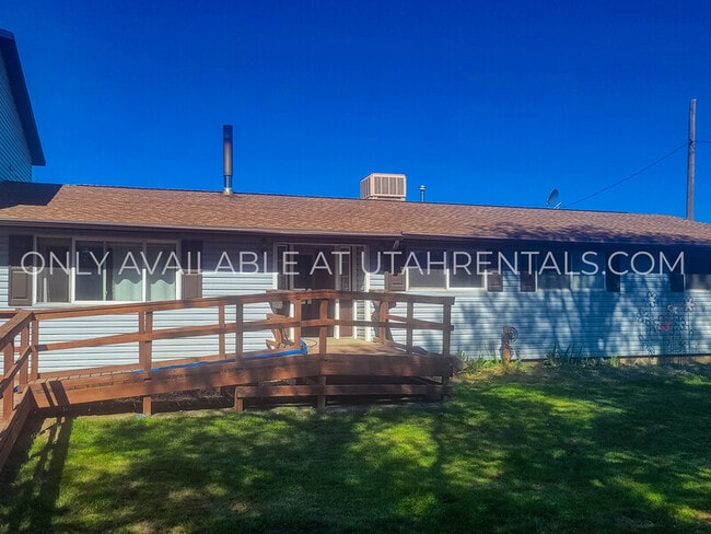 Building Photo - 5162 S 800 W