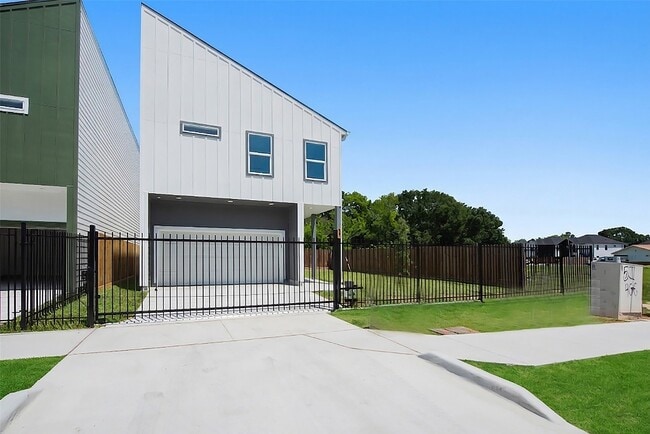 Building Photo - 9311 Jutland Rd