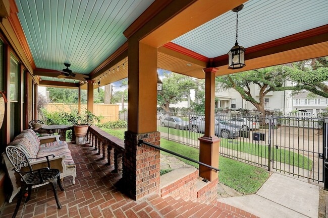 Photo - 304 Sul Ross St