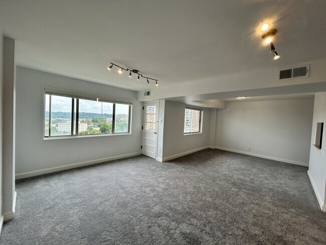 Photo - 5340 Holmes Run Pkwy Unit 1400