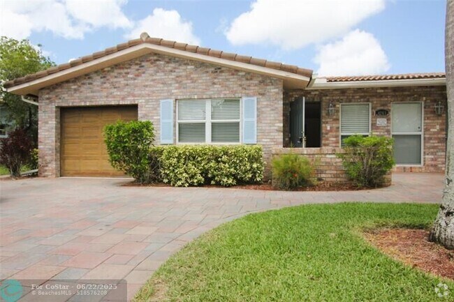 Building Photo - 4261 NW 110th Ave Unit North Rental