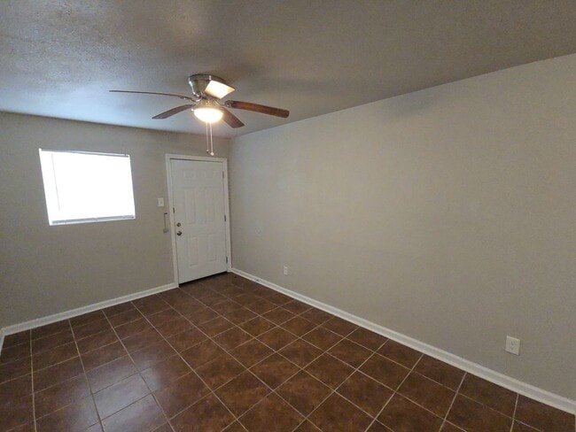 Photo - 3335 Tuam St Unit 4