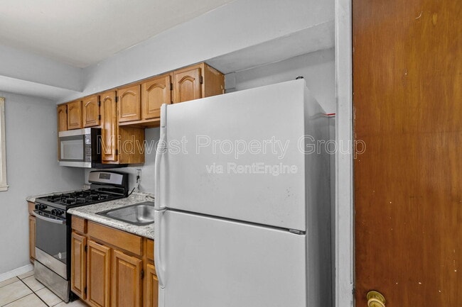 Photo - 405 Cameron Rd