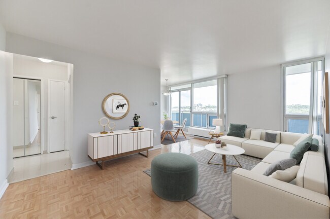 Photo - Prince Arthur Unit 00604