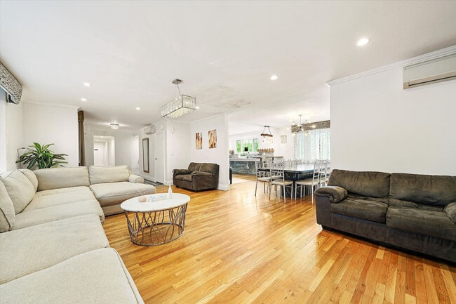 Photo - 37 Roosevelt Ave Unidad ID1363402P