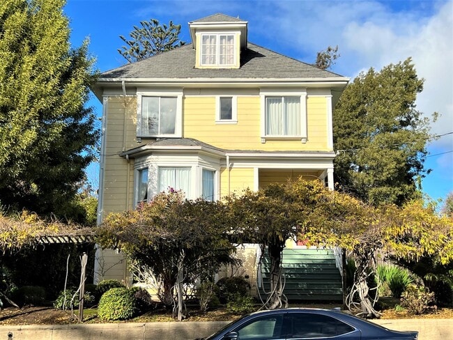 Photo - 1939 Stuart St Apartments