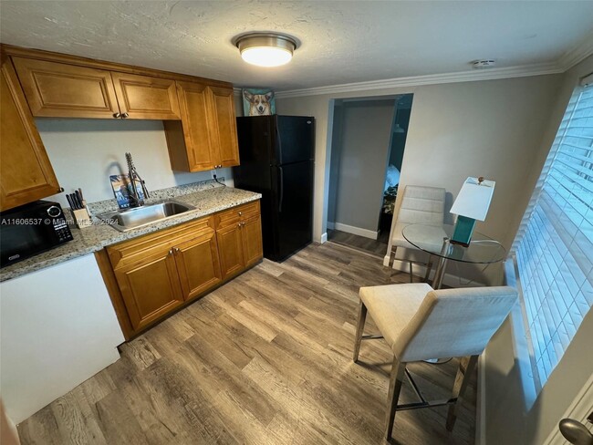 Building Photo - 65 NE 24th St Unit 61 A Rental
