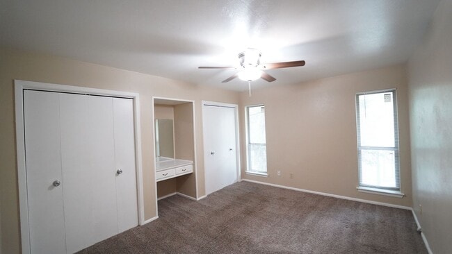 Photo - MOVE IN SPECIAL!! FOR LEASE! 2 Bedroom - 1...