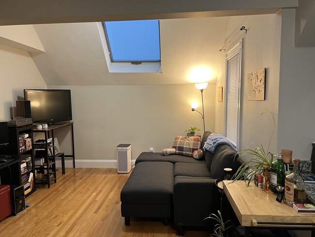Photo - 104 Elm St Unidad 2