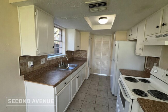 Photo - 7023 Foxhurst Ln