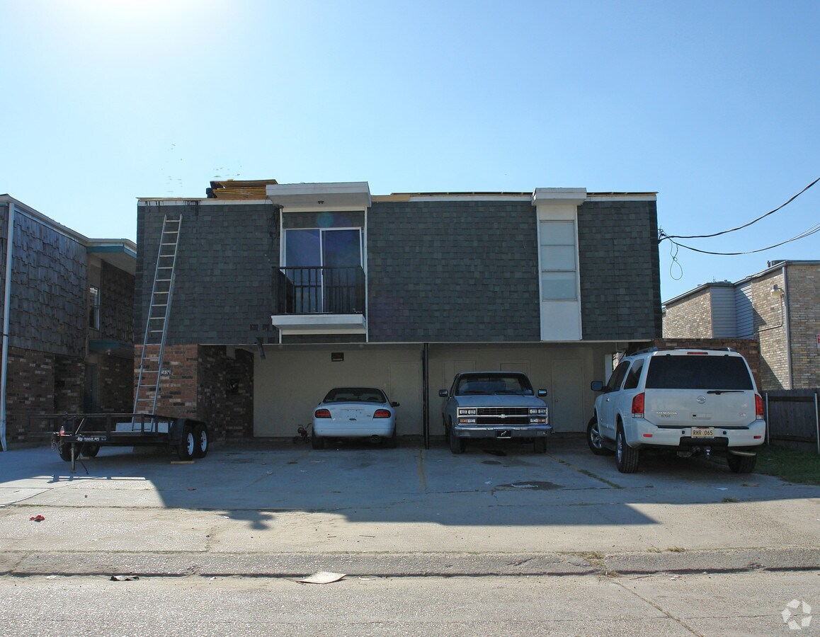 Photo - 2408 Pasadena Ave Apartments