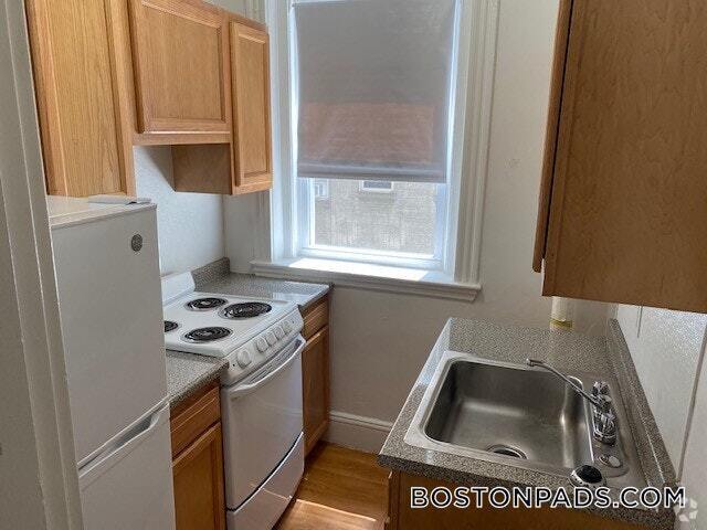 Building Photo - 1191 Boylston St Rental