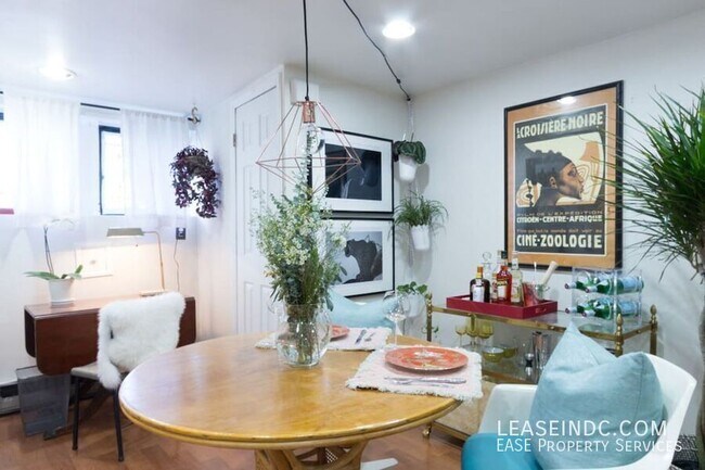 Photo - 3511 Center St NW Unidad #B