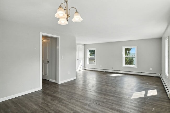 Building Photo - 37 High St Unit 37 High St Rental