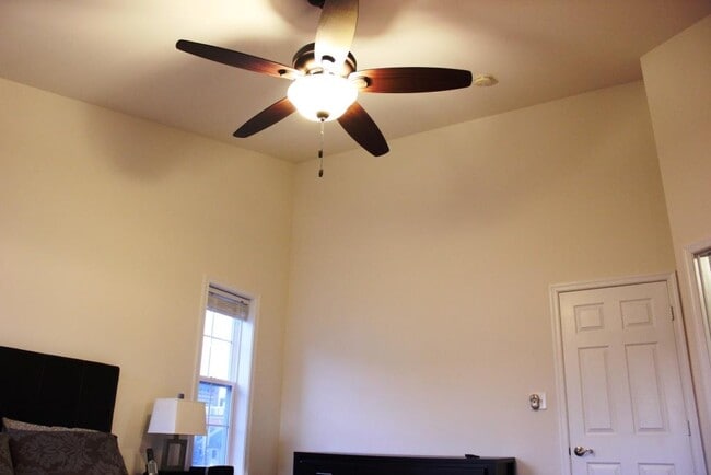 Photo - 300 Parkin St