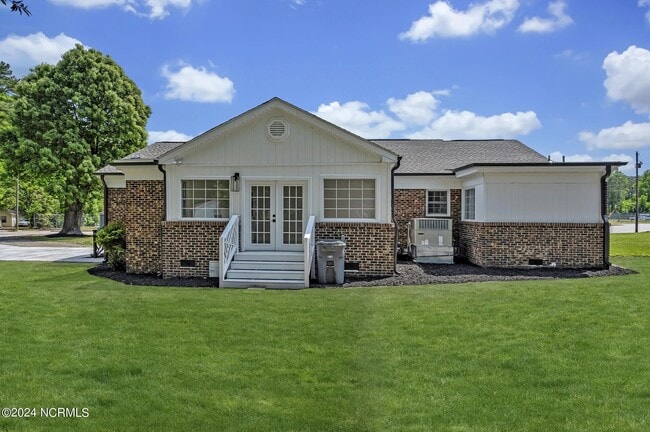 Photo - 204 S Harris St